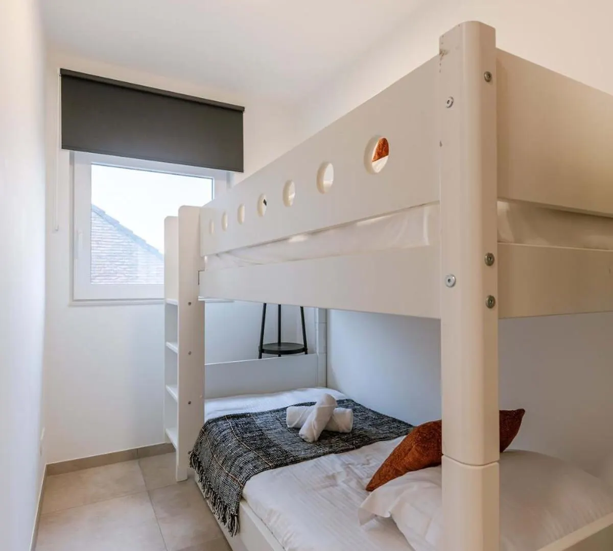 Spacious Getaway Close To The Beach And Airport Villa Ostend