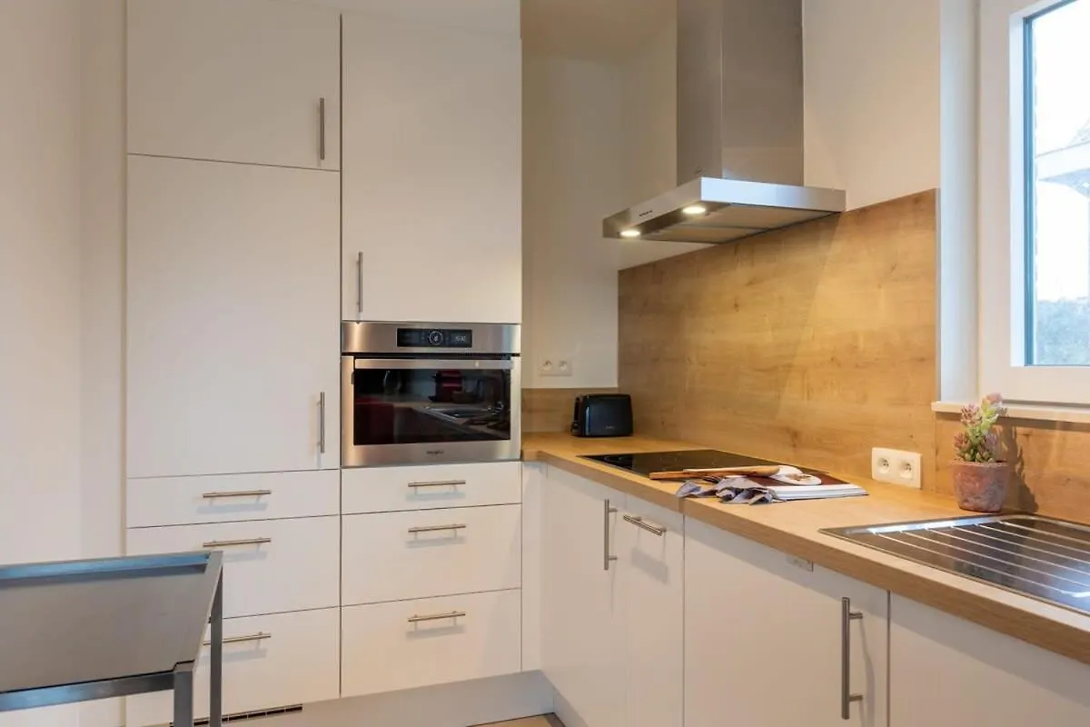 Spacious Getaway Close To The Beach And Airport Villa Ostend