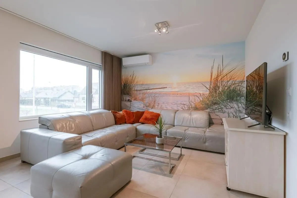 Spacious Getaway Close To The Beach And Airport Villa Ostend