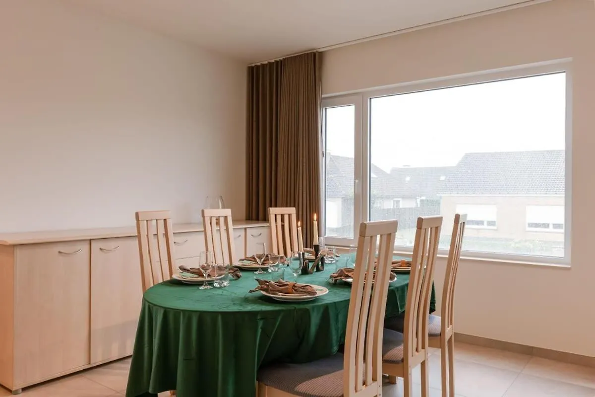 Spacious Getaway Close To The Beach And Airport Villa Ostend