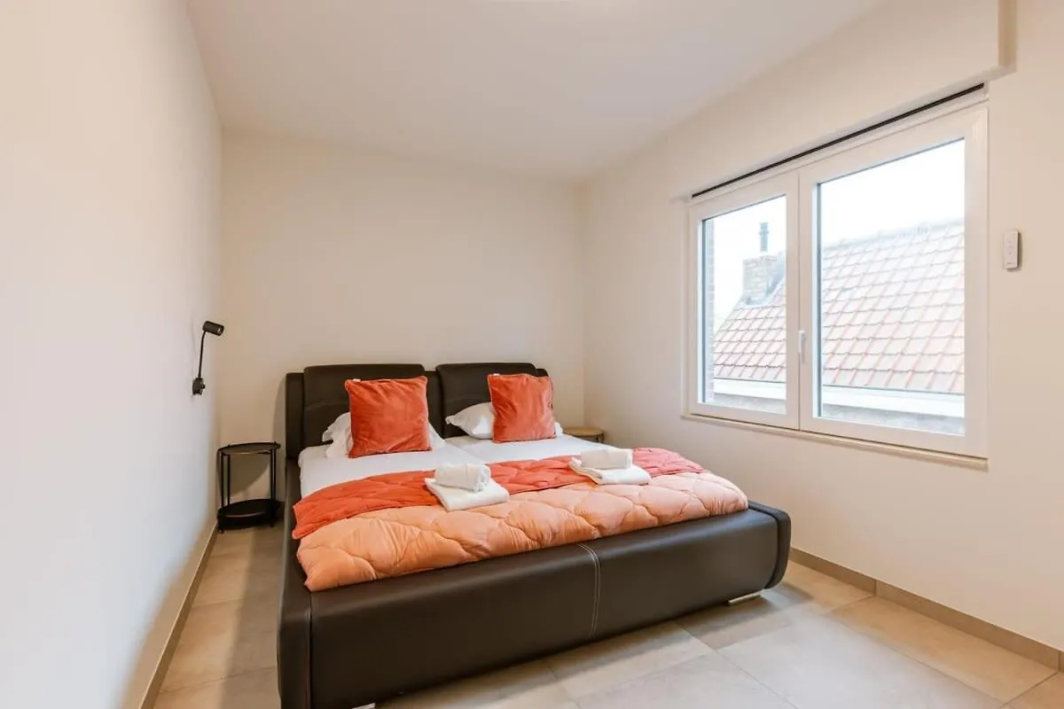 Spacious Getaway Close To The Beach And Airport Villa Ostend